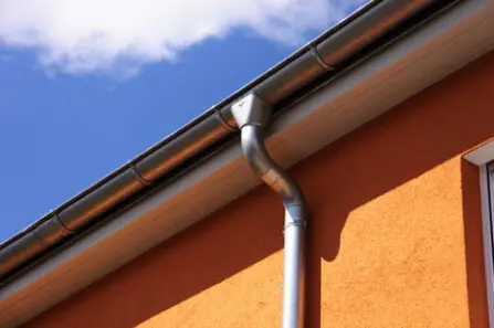 pose de gouttière par  angoulême wendy renovation
